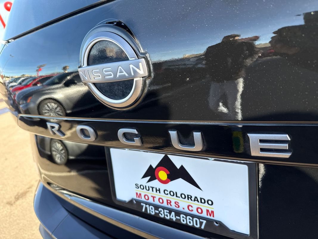Used 2025 Nissan Rogue SV image 13
