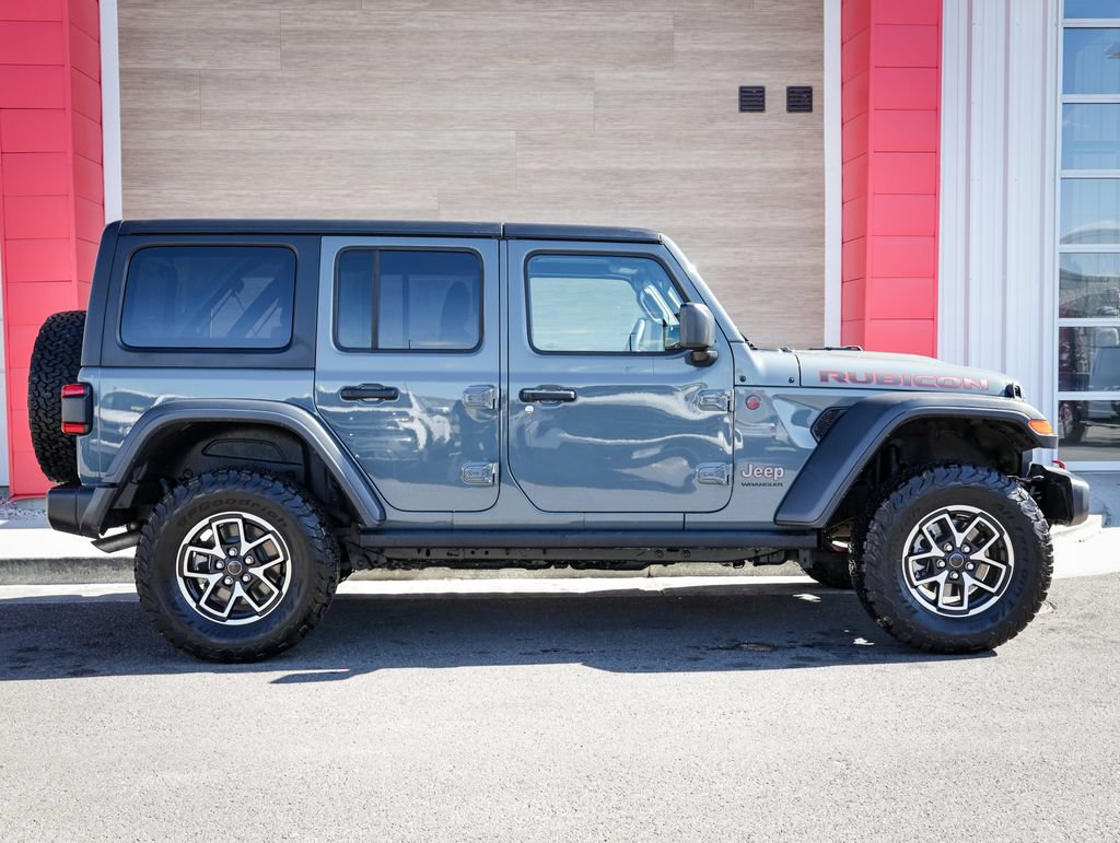 Used 2025 Jeep Wrangler Unlimited Rubicon AWD/4WD image 2