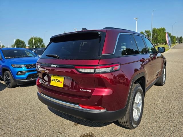New 2025 Jeep Grand Cherokee Laredo X w/ Trailer Tow Package AWD/4WD image 7