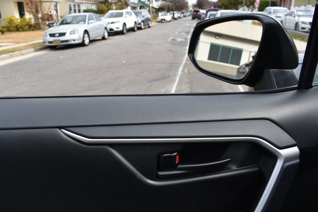 Used 2025 Toyota RAV4 LE image 13