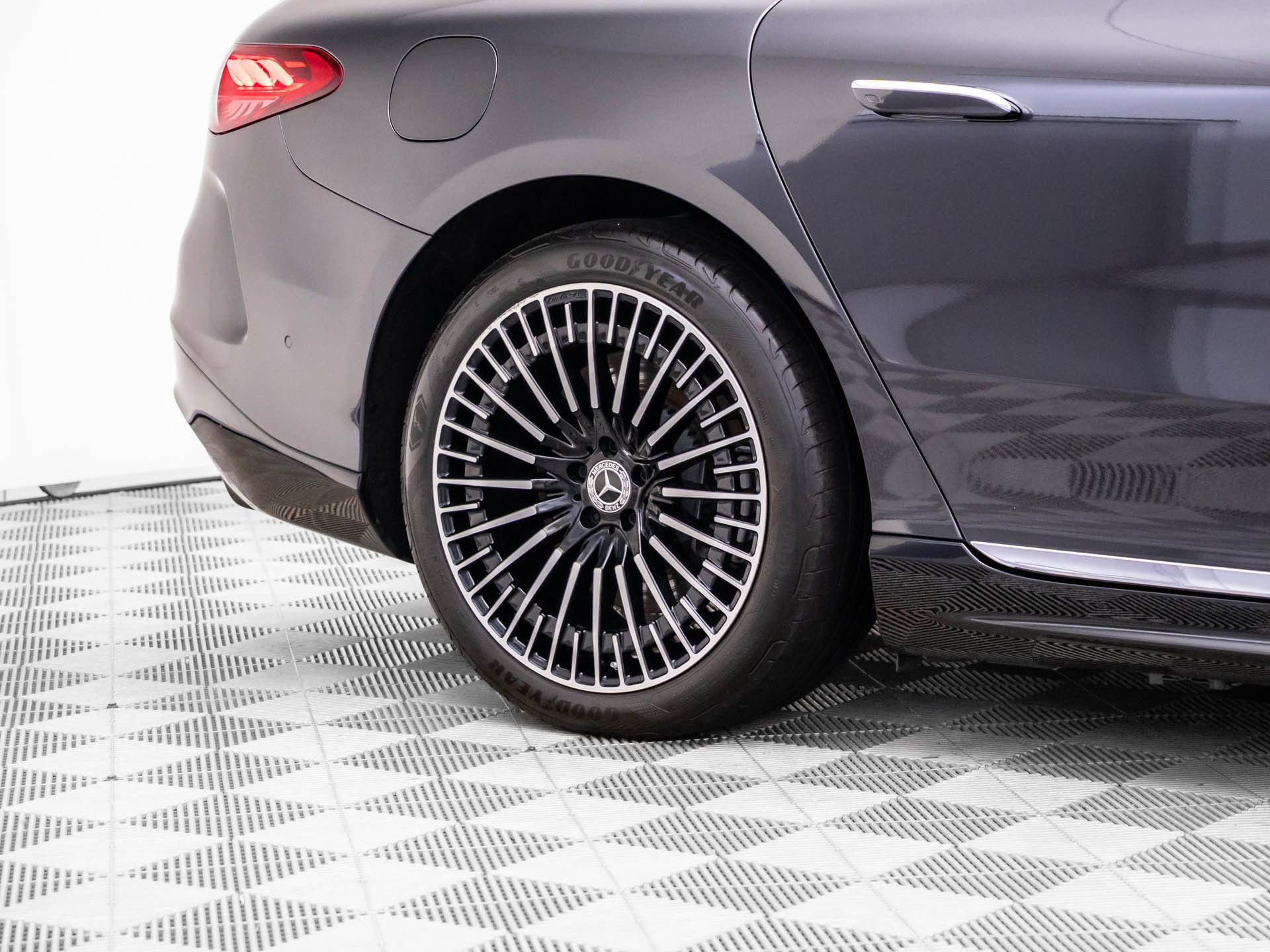 Certified 2023 Mercedes-Benz EQS 580 4MATIC Sedan image 41