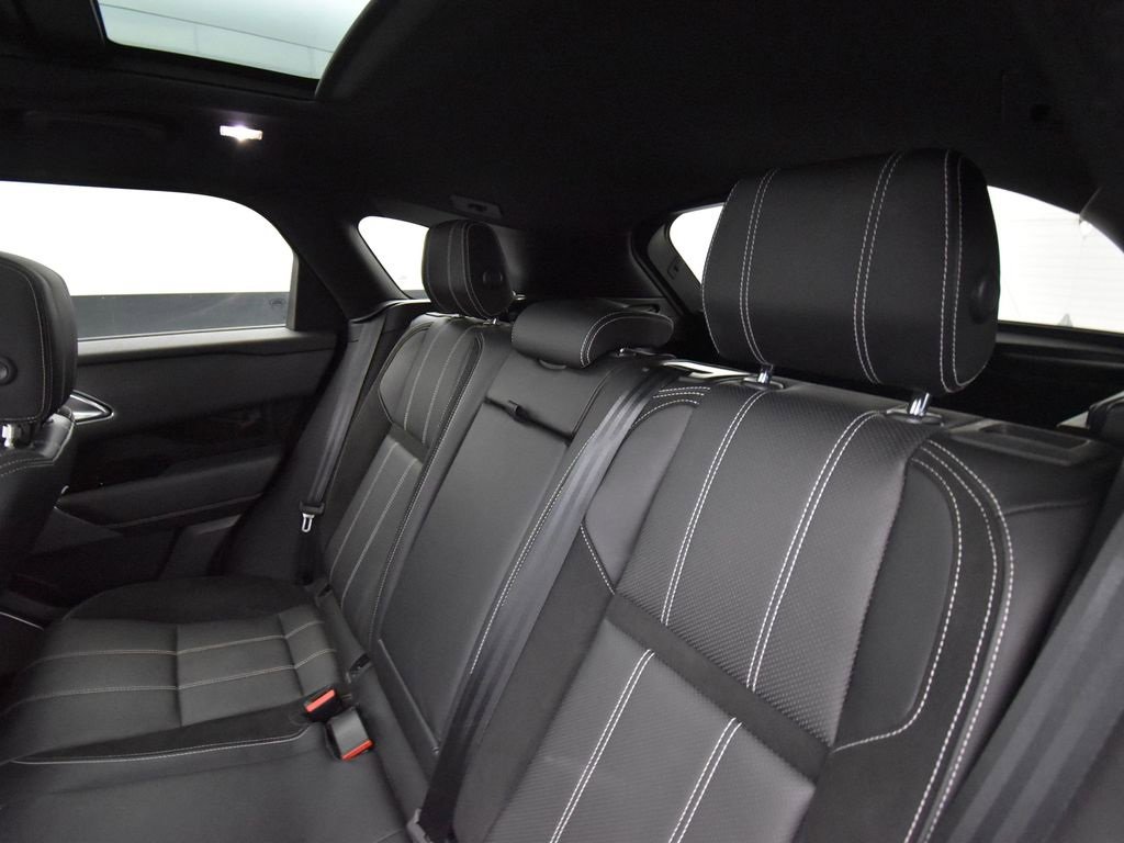 Used 2018 Land Rover Range Rover Velar R-Dynamic SE image 12
