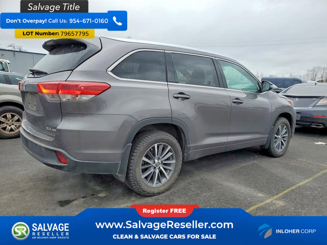 Used 2017 Toyota Highlander XLE AWD/4WD image 4