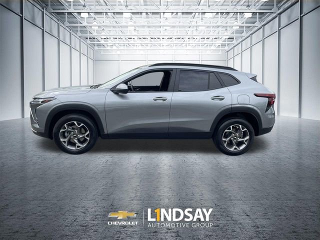 Used 2025 Chevrolet Trax LT w/ LT Convenience Package FWD image 5