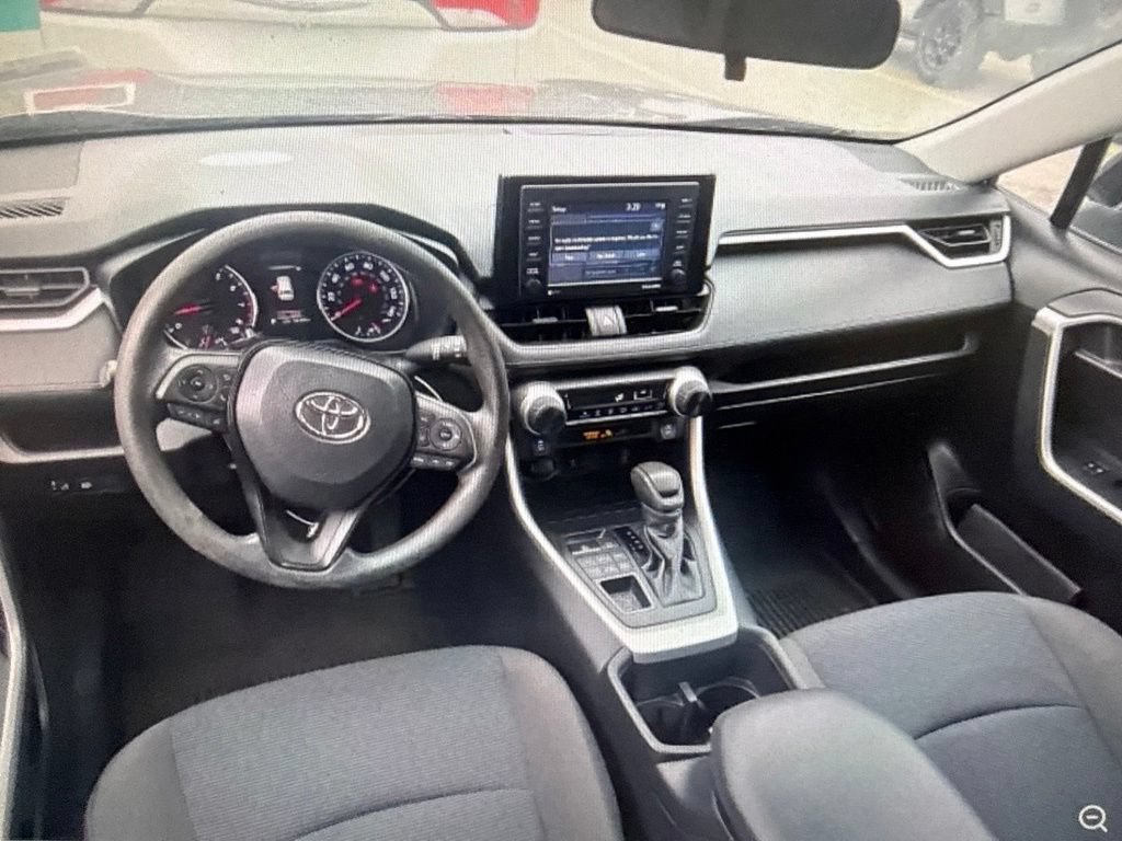 Used 2022 Toyota RAV4 LE AWD/4WD image 6