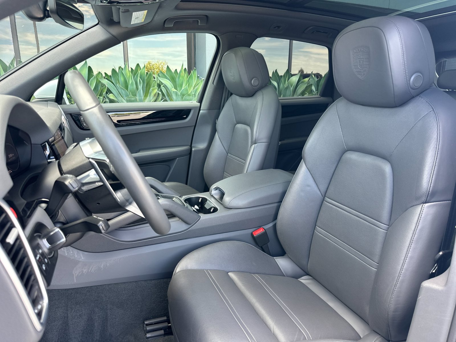 Certified 2022 Porsche Cayenne S AWD/4WD image 6