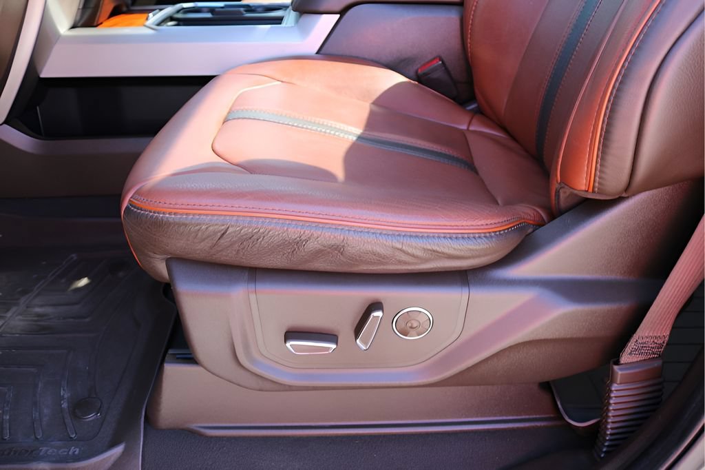 Used 2019 Ford F350 King Ranch w/ King Ranch Ultimate Package AWD/4WD image 14