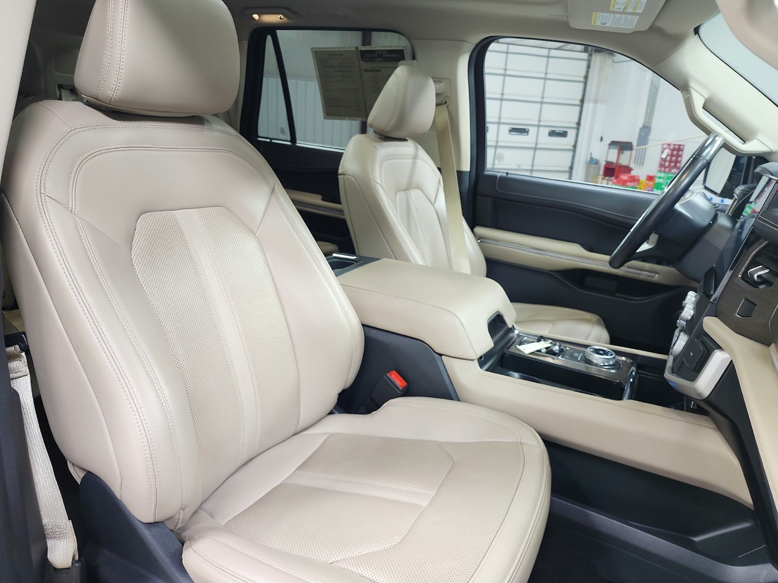 Used 2024 Ford Expedition Limited RWD image 42