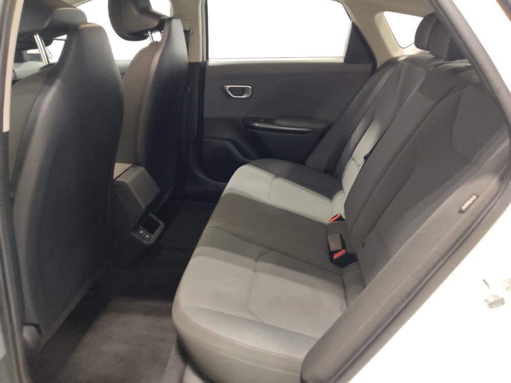 Used 2025 Kia K4 FWD image 18