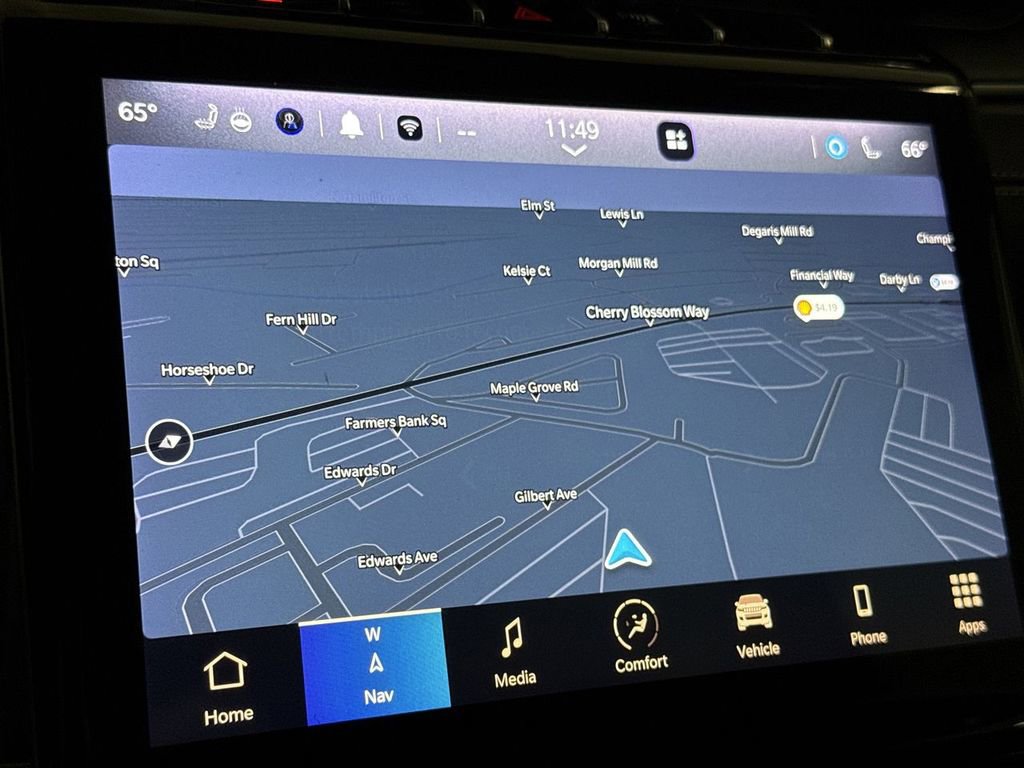 Used 2023 Jeep Grand Cherokee L Limited w/ Black Appearance Package image 15