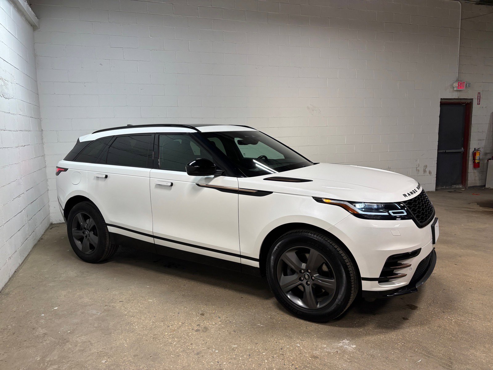 Used 2022 Land Rover Range Rover Velar R-Dynamic S AWD/4WD image 5