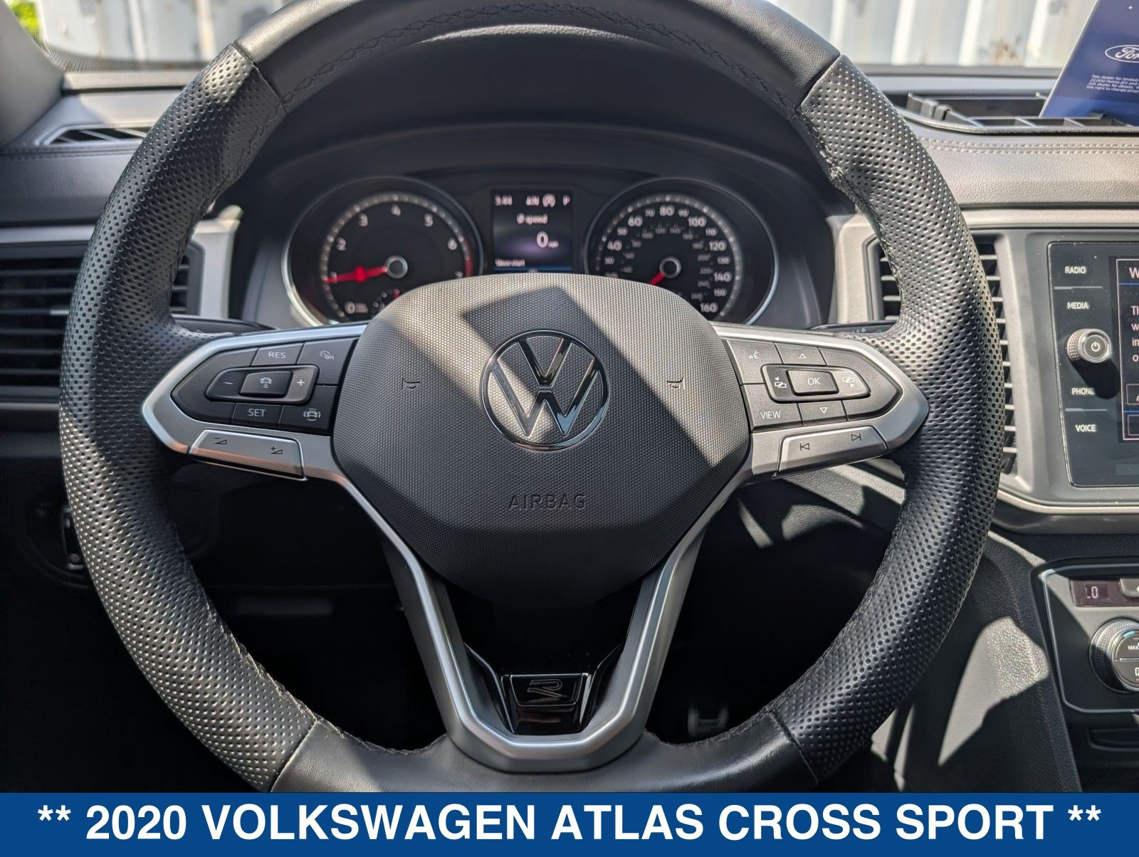 Used 2020 Volkswagen Atlas Cross Sport SE w/ Panoramic Sunroof Package FWD image 29