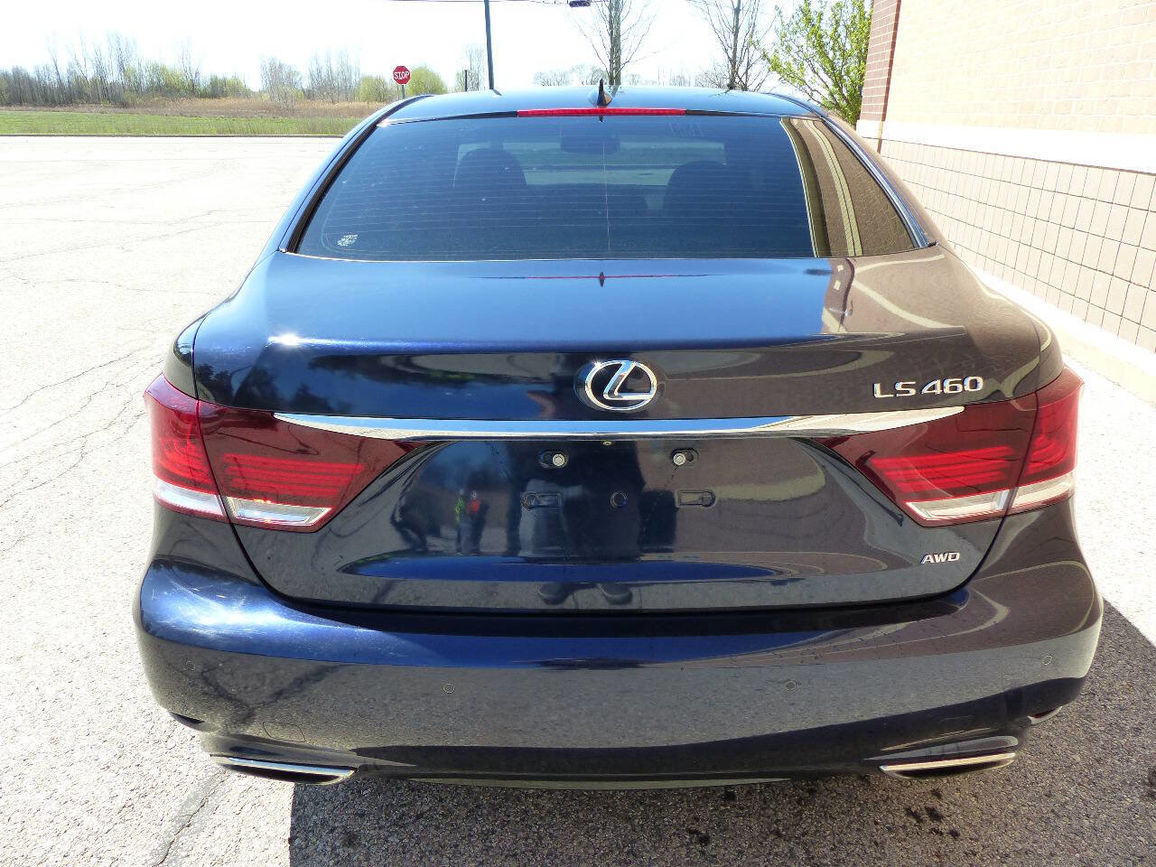 Used 2017 Lexus LS 460 AWD image 9