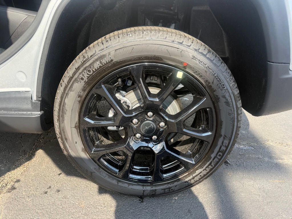 New 2026 Jeep Compass Latitude AWD/4WD image 30