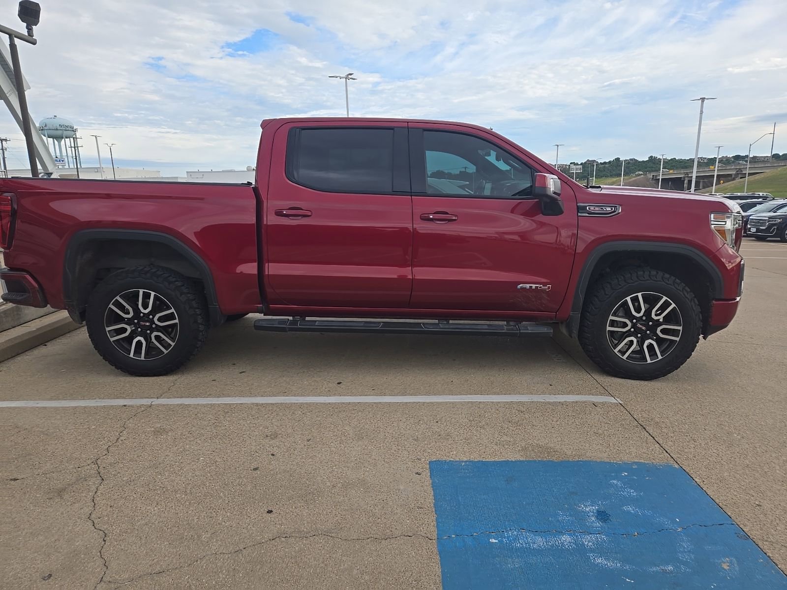 Used 2020 GMC Sierra 1500 AT4 w/ AT4 Premium Package image 4