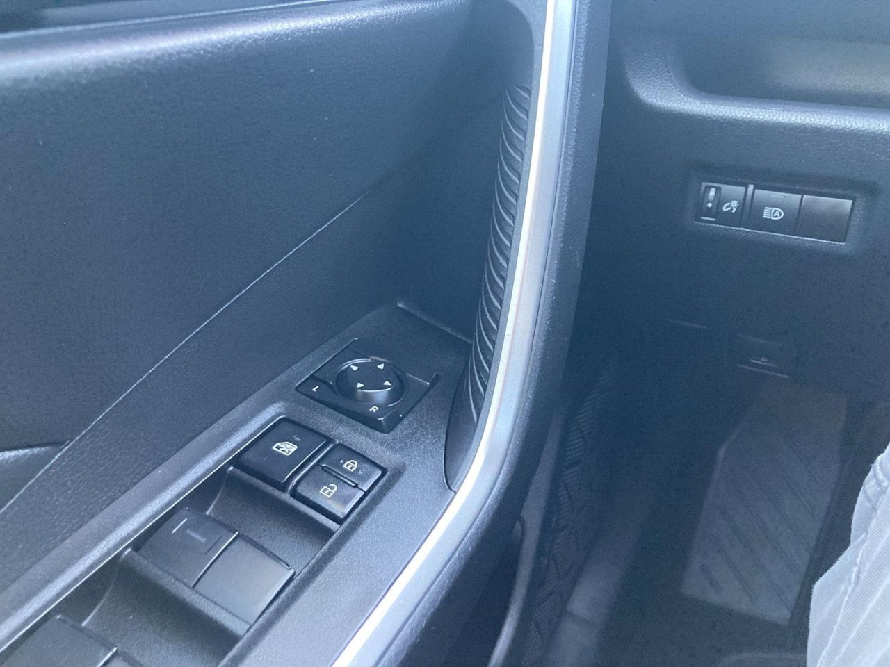 Used 2024 Toyota RAV4 LE image 16