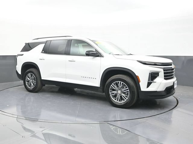 Used 2025 Chevrolet Traverse LT w/ Driver Confidence Package AWD/4WD image 18