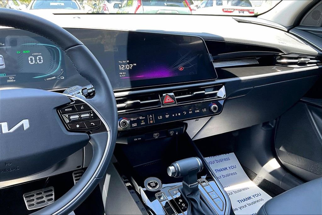 Certified 2025 Kia Niro EX Touring FWD image 8