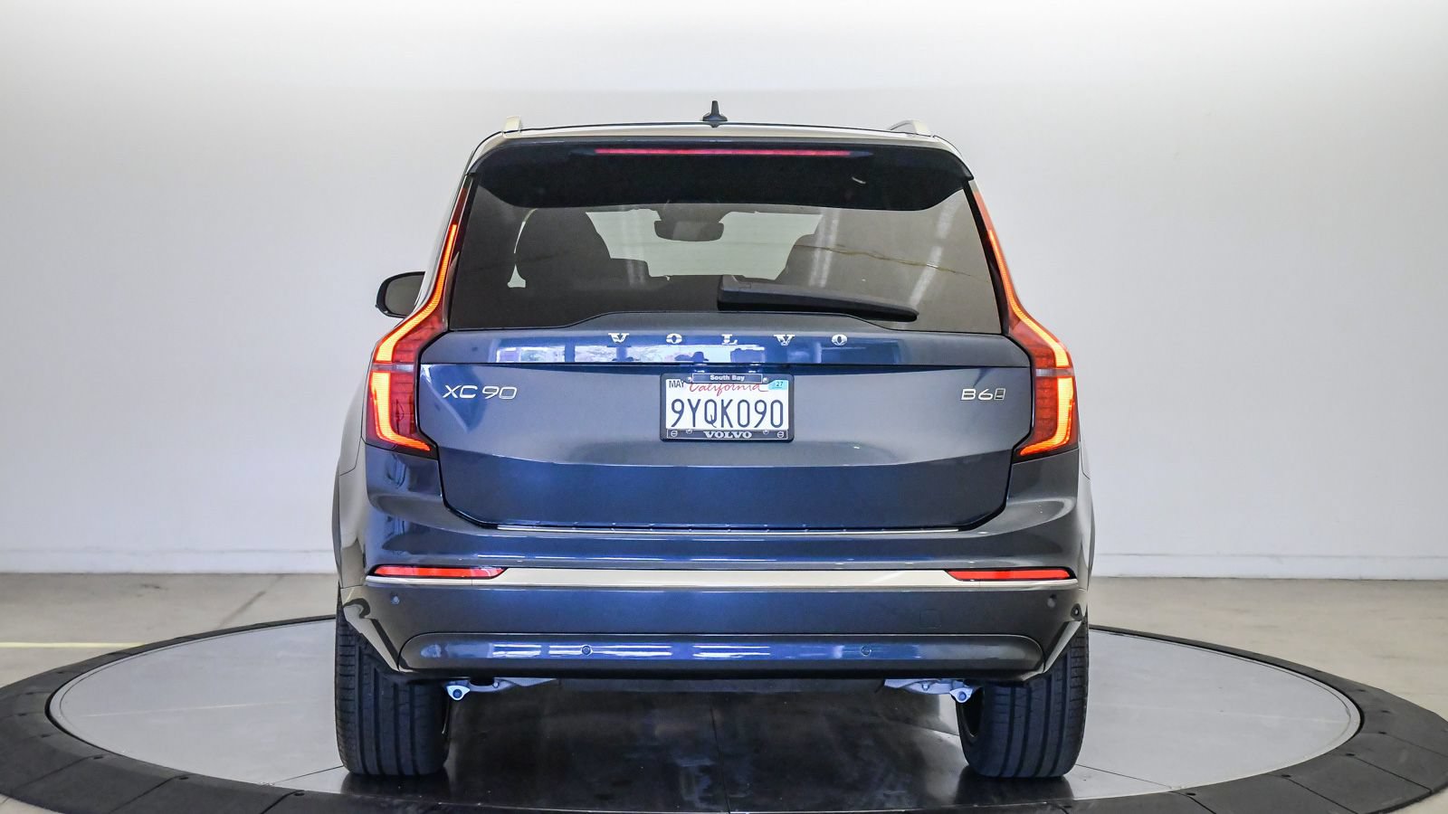Certified 2026 Volvo XC90 B6 Plus w/ Protection Package AWD/4WD image 3