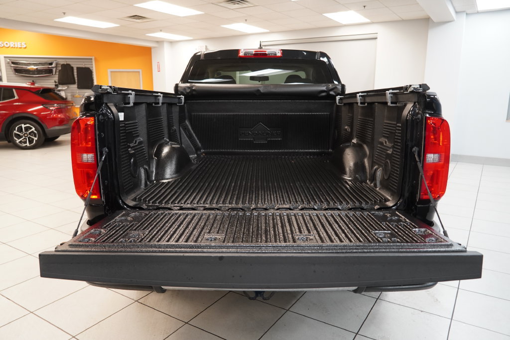 Used 2019 Chevrolet Colorado W/T AWD/4WD image 9