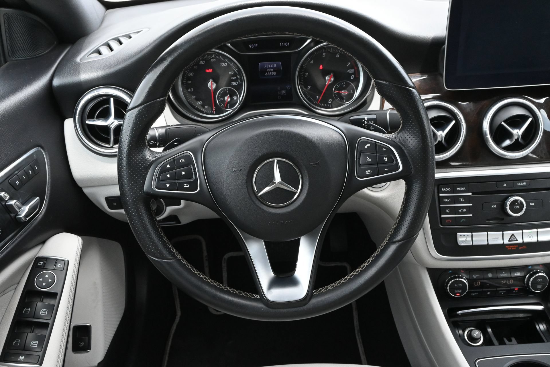 Used 2018 Mercedes-Benz CLA 250 4MATIC image 11