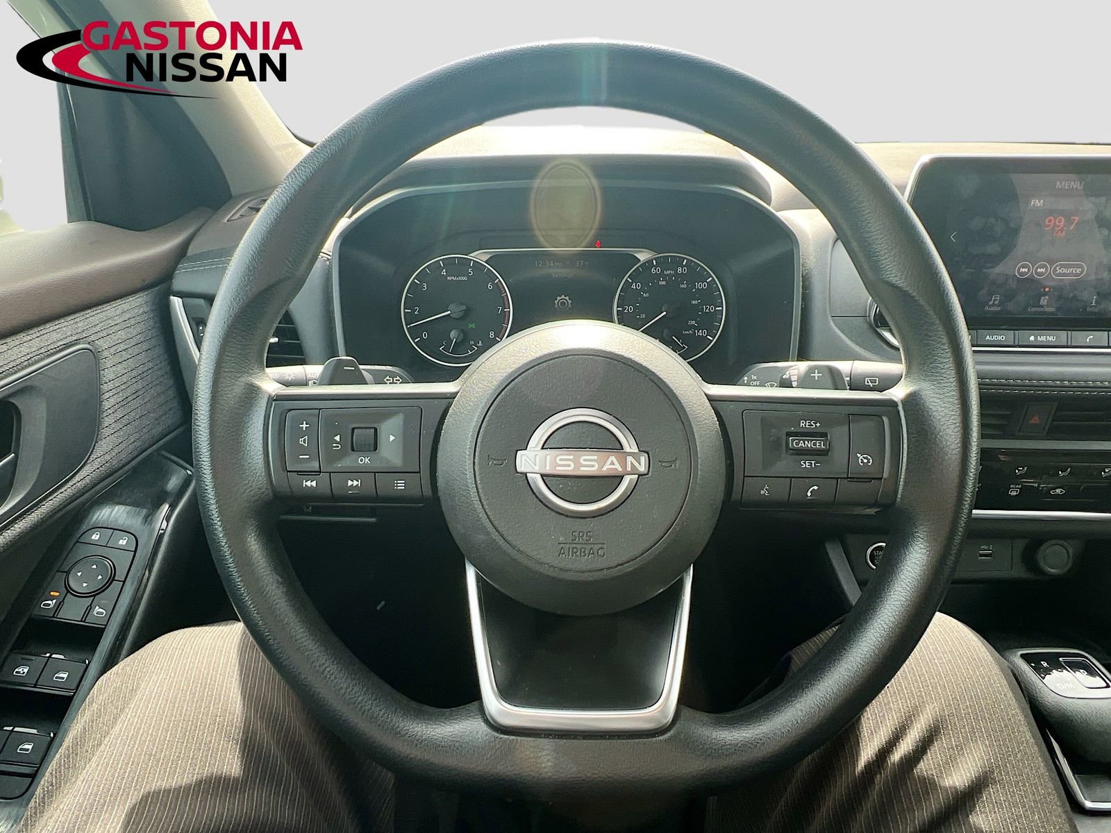 Used 2023 Nissan Rogue S image 14