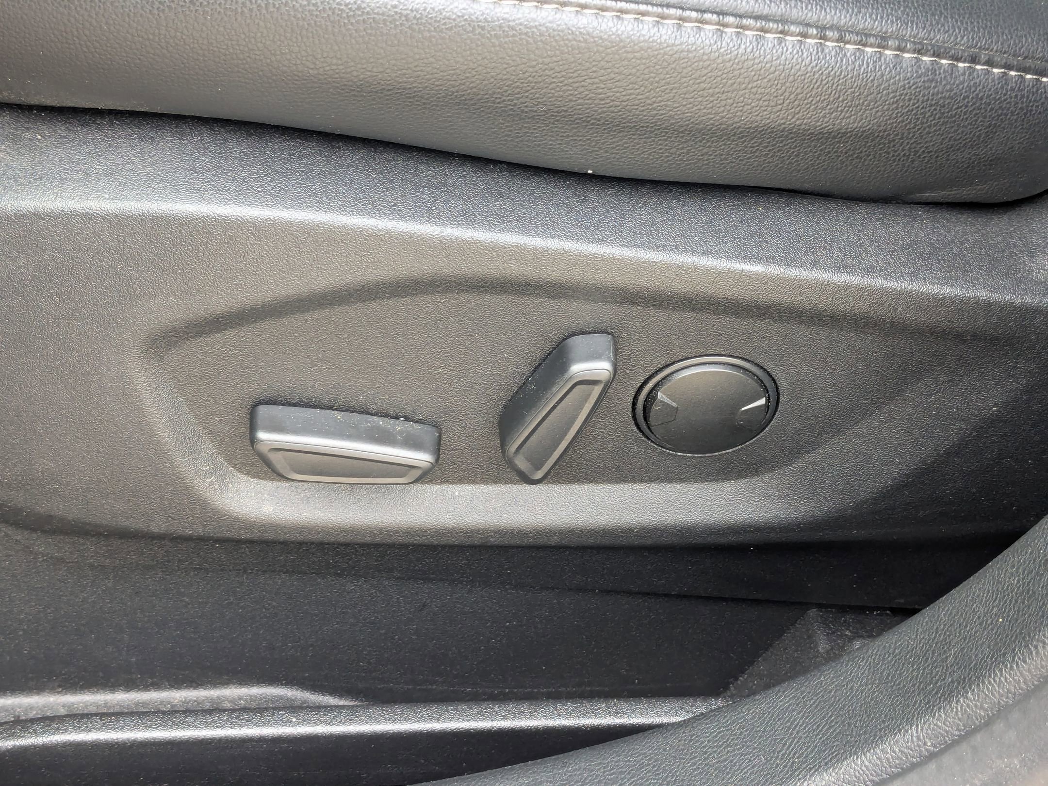 Used 2024 Ford Edge SEL w/ Convenience Package image 15