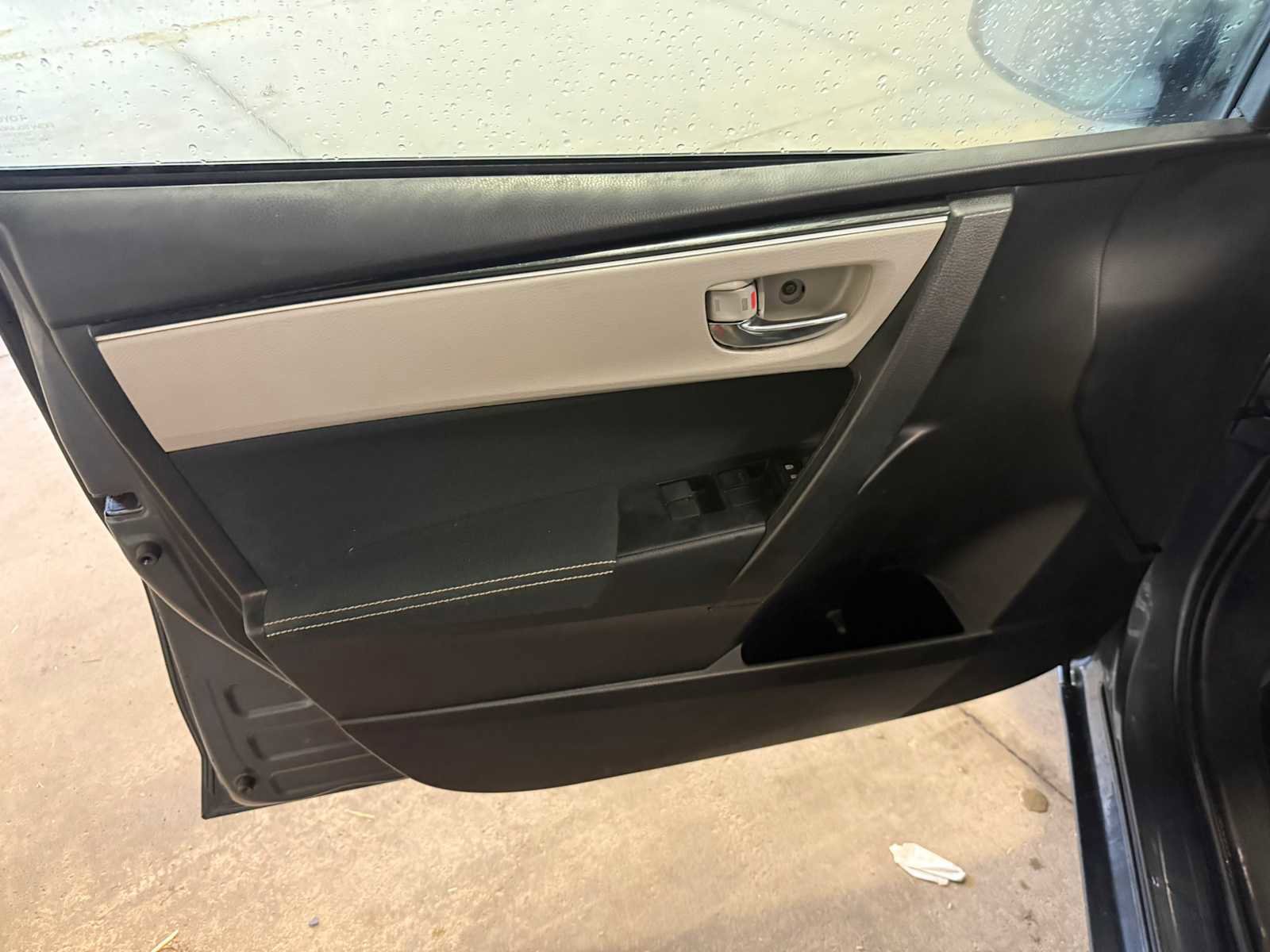 Used 2017 Toyota Corolla LE FWD image 20