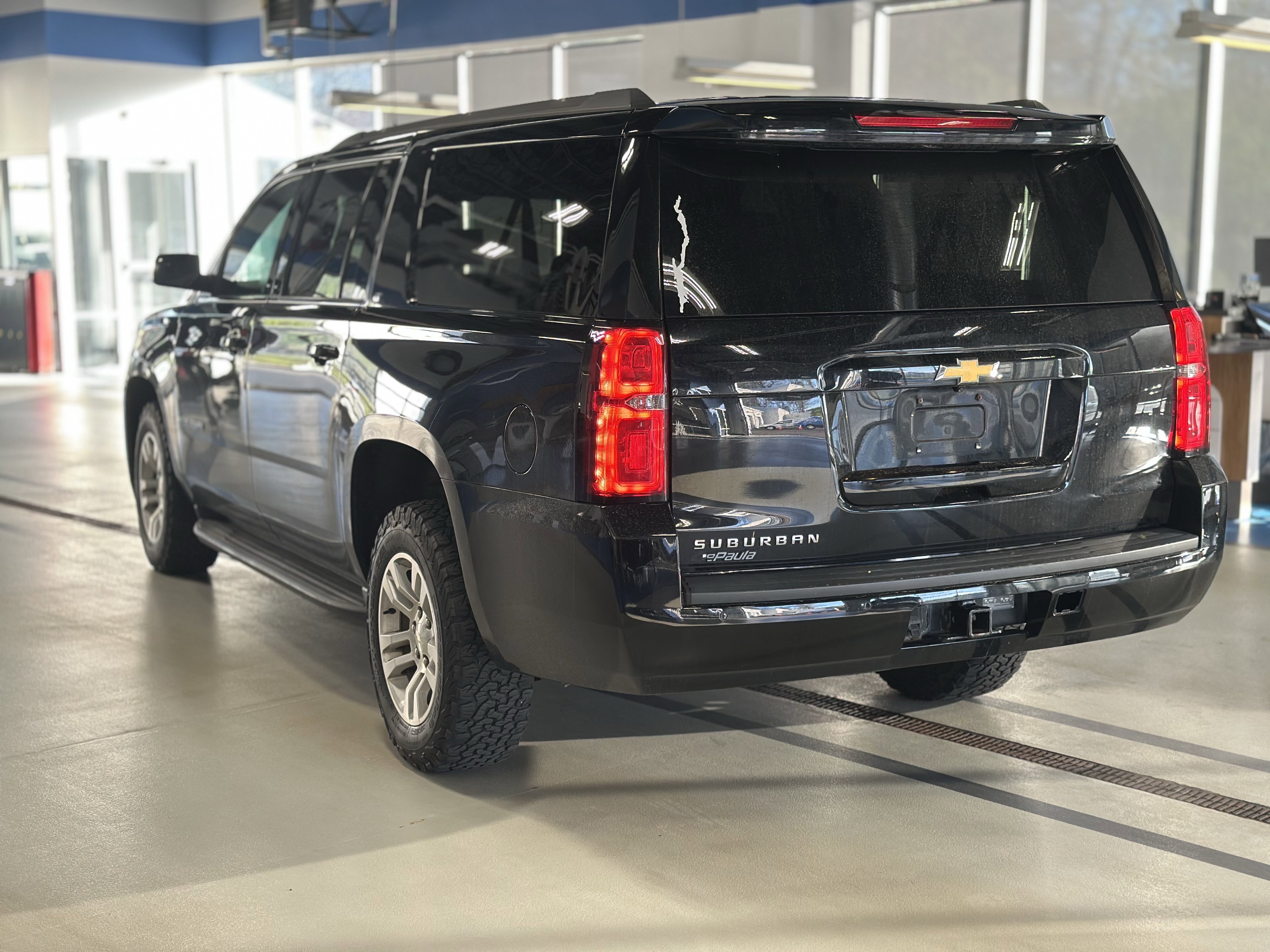 Used 2020 Chevrolet Suburban LT AWD/4WD image 8
