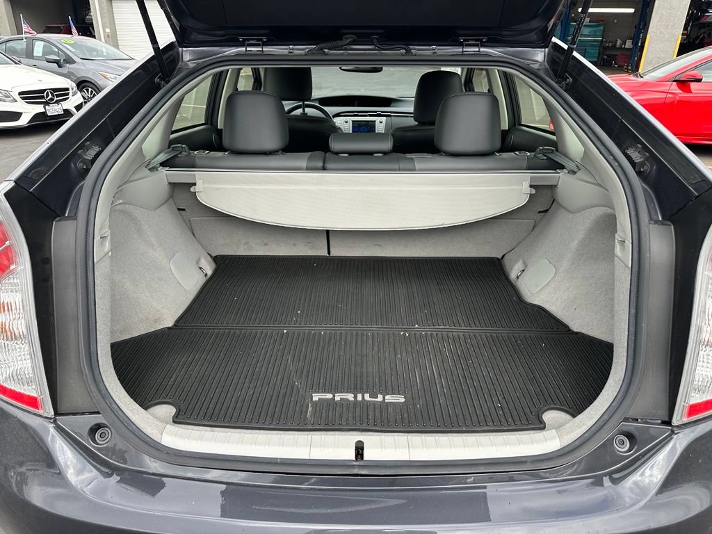 Used 2015 Toyota Prius Four w/ Deluxe Solar Roof Package FWD image 6