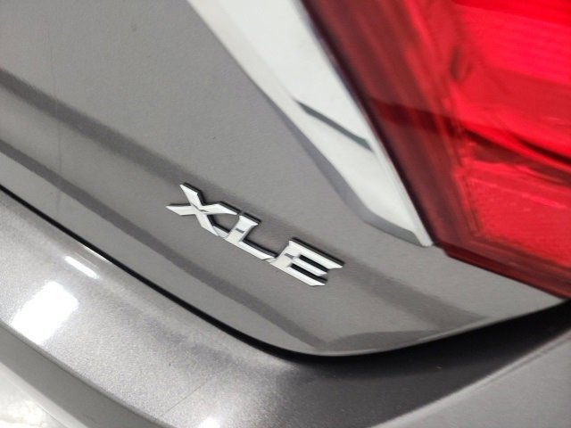 Used 2016 Toyota Camry XLE w/ Advanced Technology Package image 14