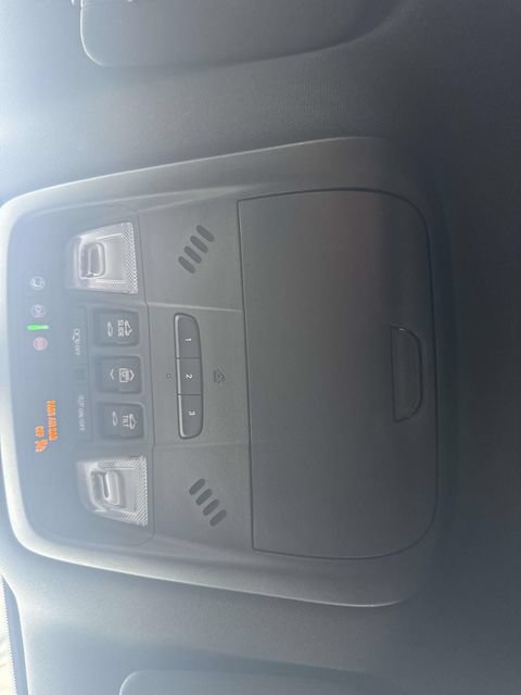Used 2022 Buick Enclave Avenir w/ Avenir Technology Package AWD/4WD image 54