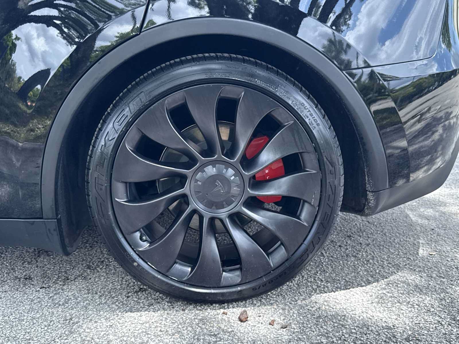 Used 2024 Tesla Model Y Performance AWD/4WD image 11