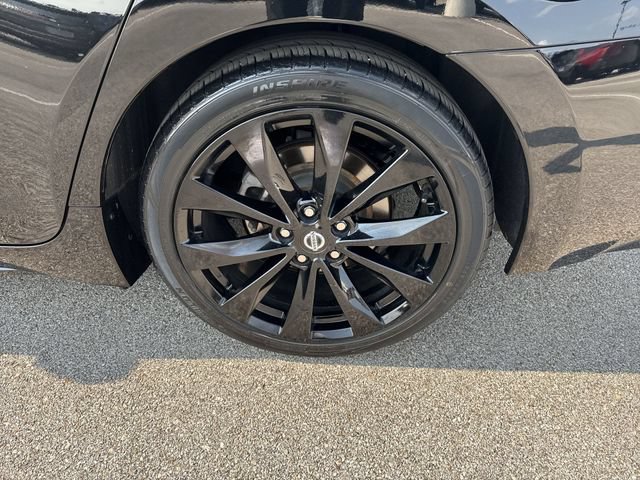 Used 2020 Nissan Maxima SR w/ Sport Mat Group FWD image 8