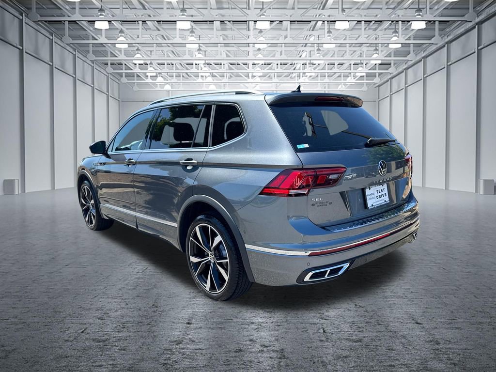 Used 2024 Volkswagen Tiguan SEL R-Line image 5