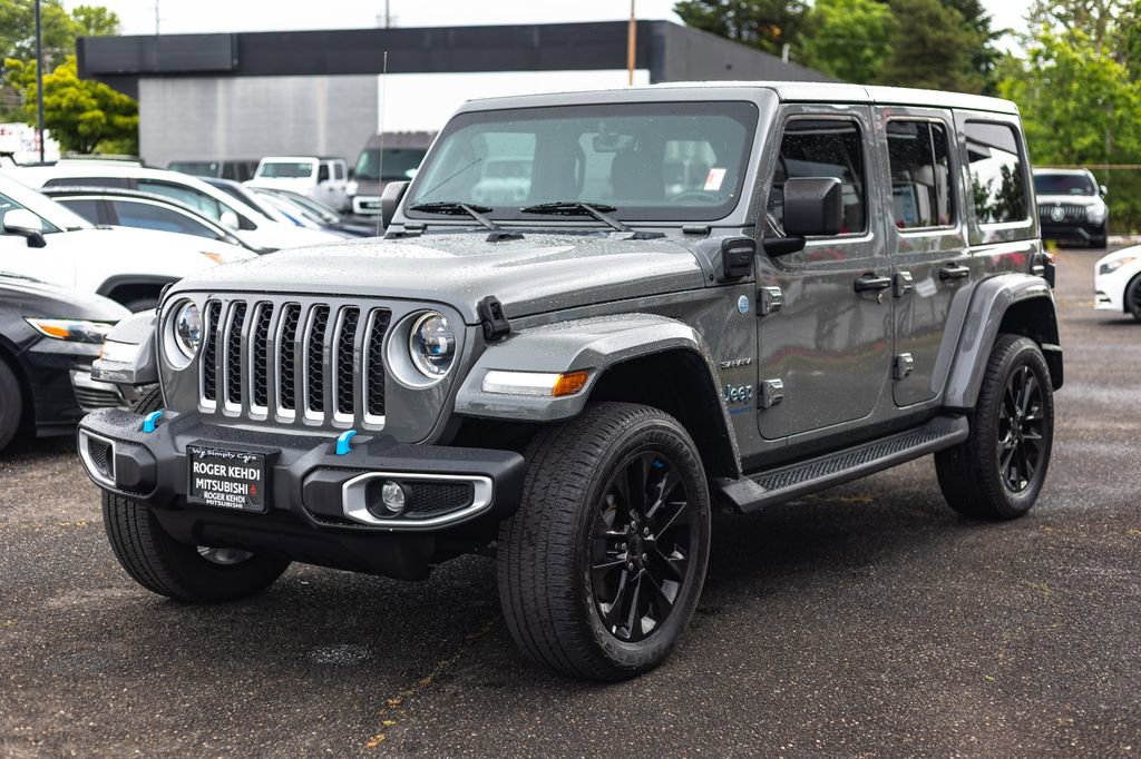 Used 2023 Jeep Wrangler Unlimited Sahara AWD/4WD image 6