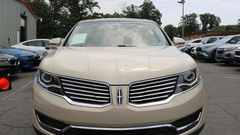 Used 2016 Lincoln MKX Reserve FWD image 2