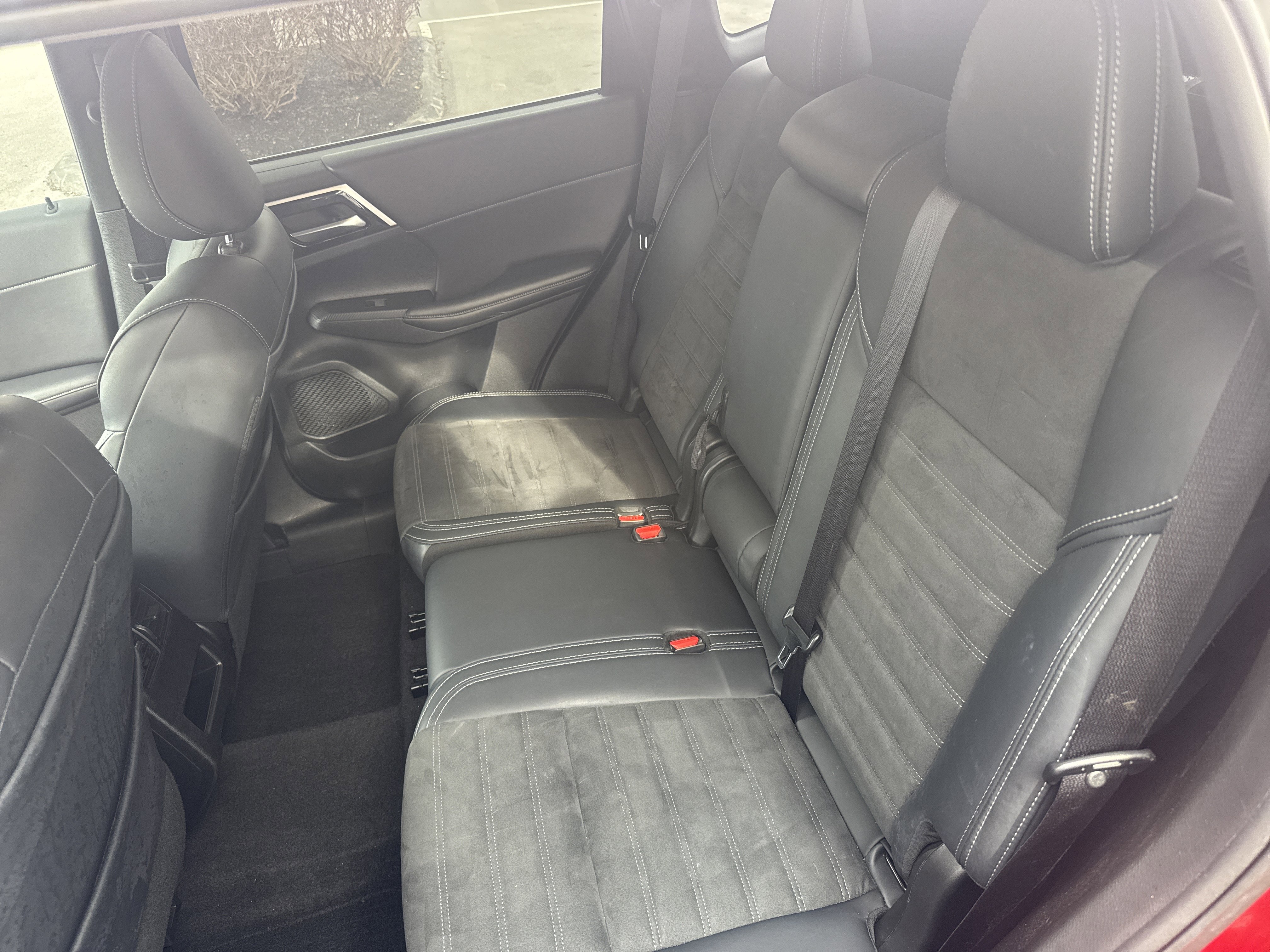 Used 2024 Mitsubishi Outlander SE image 13