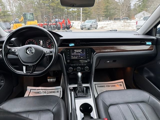Used 2020 Volkswagen Passat 2.0T SEL image 12