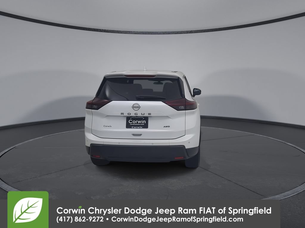 Used 2025 Nissan Rogue SV AWD/4WD image 13