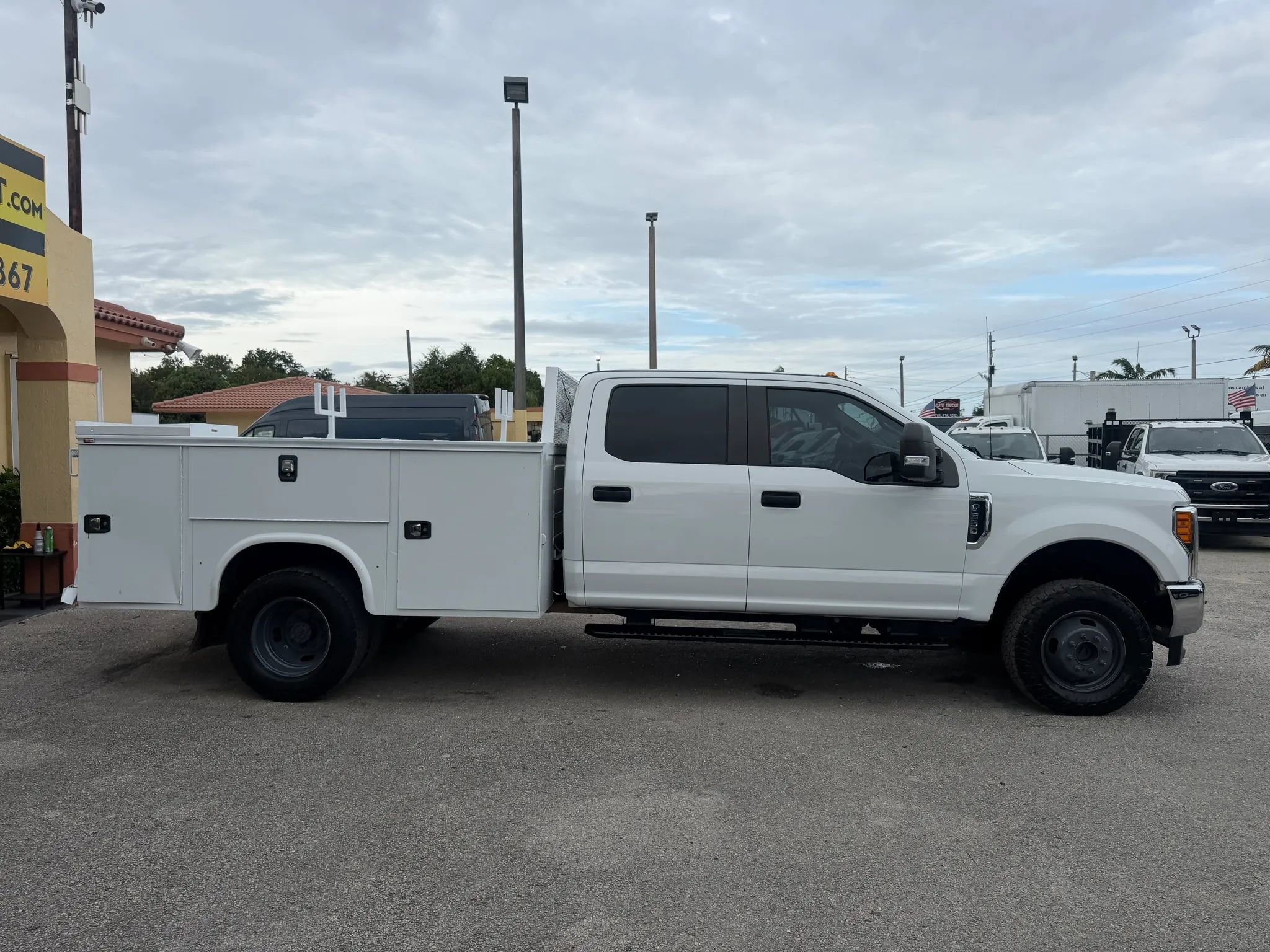 Used 2019 Ford F350 XL w/ Power Equipment Group AWD/4WD image 6