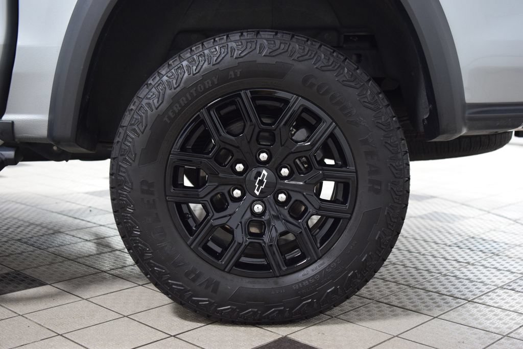 Used 2024 Chevrolet Colorado Trail Boss w/ Technology Package AWD/4WD image 26