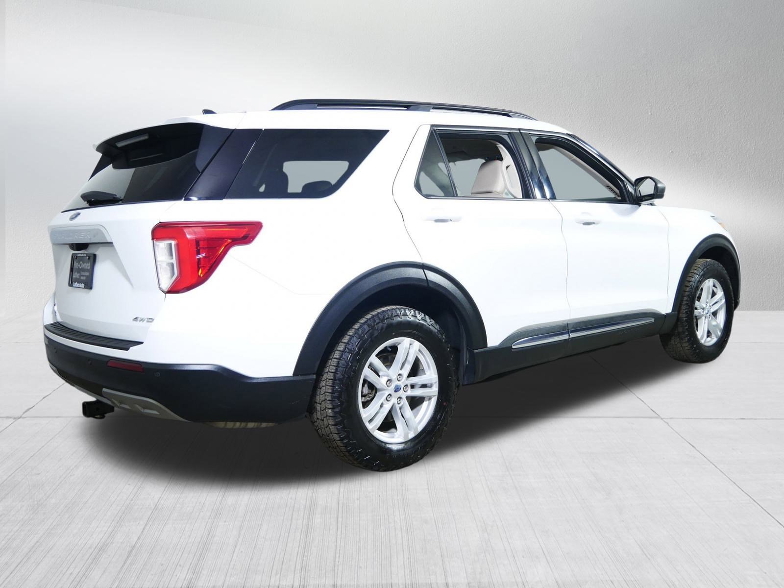 Used 2023 Ford Explorer XLT w/ Equipment Group 202A image 7