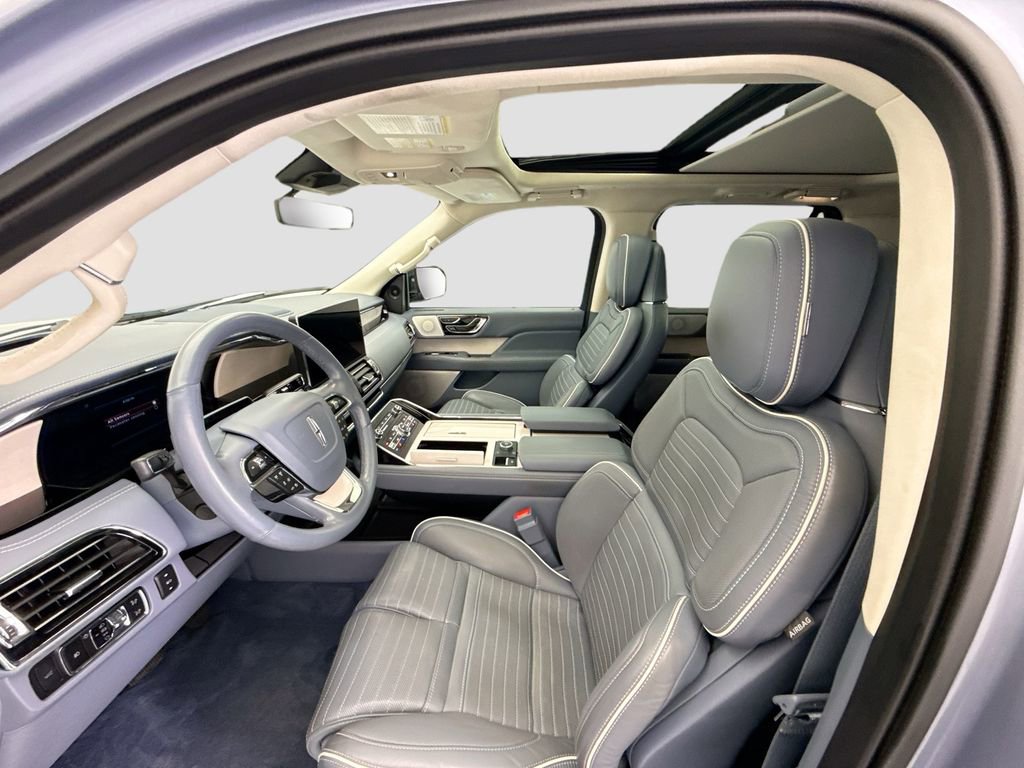 Used 2023 Lincoln Navigator L Black Label image 18