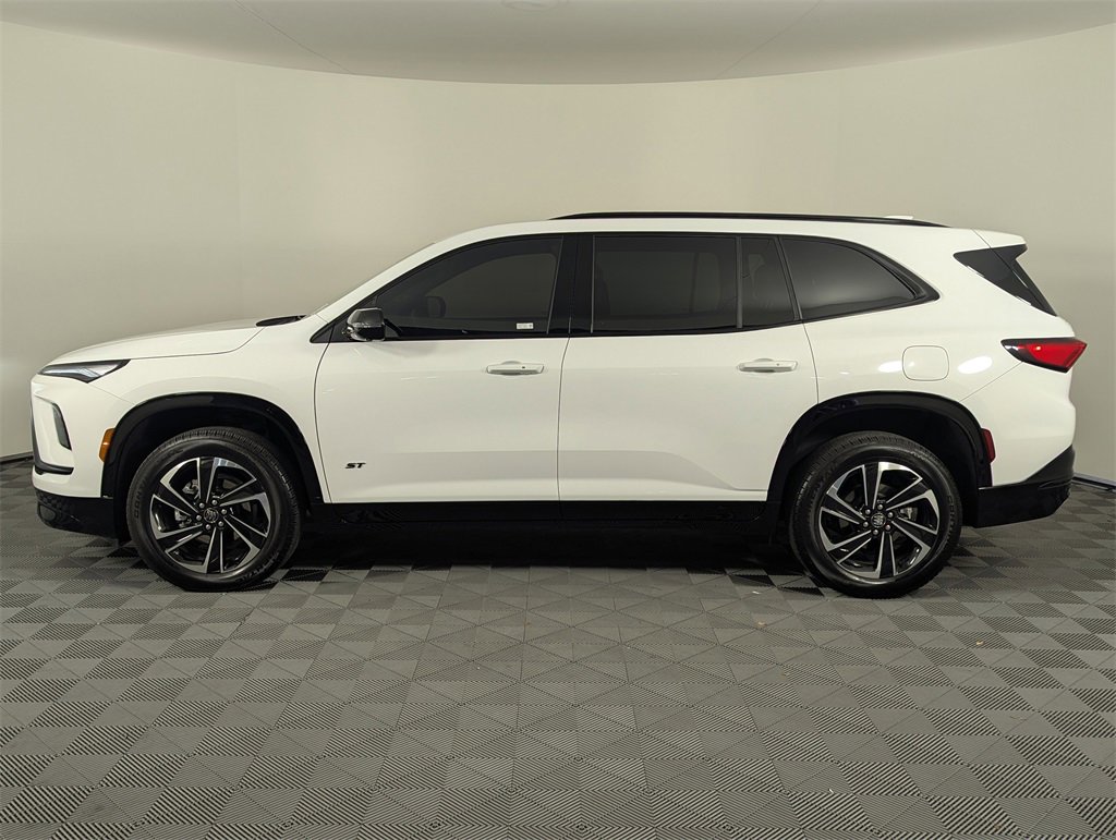 Used 2025 Buick Enclave Sport Touring w/ LPO, All-Weather Package image 8