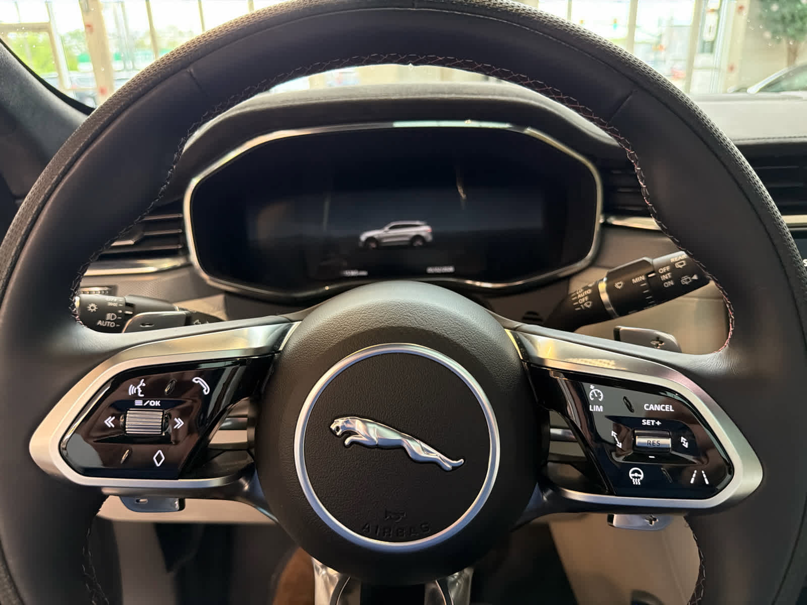 Used 2025 Jaguar F-PACE SVR 575 Edition AWD/4WD image 15