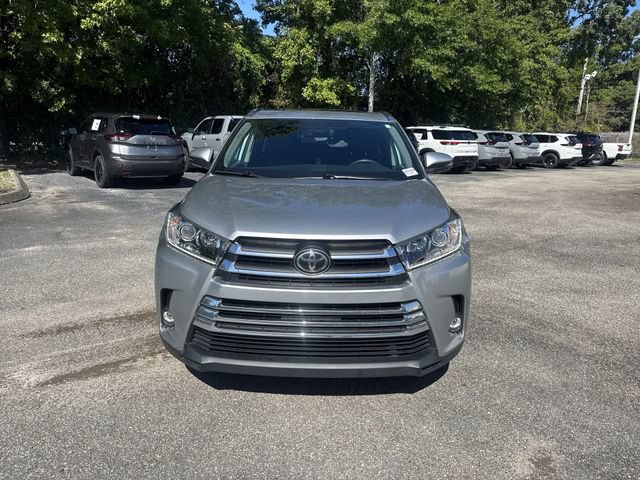 Used 2019 Toyota Highlander Limited FWD image 2