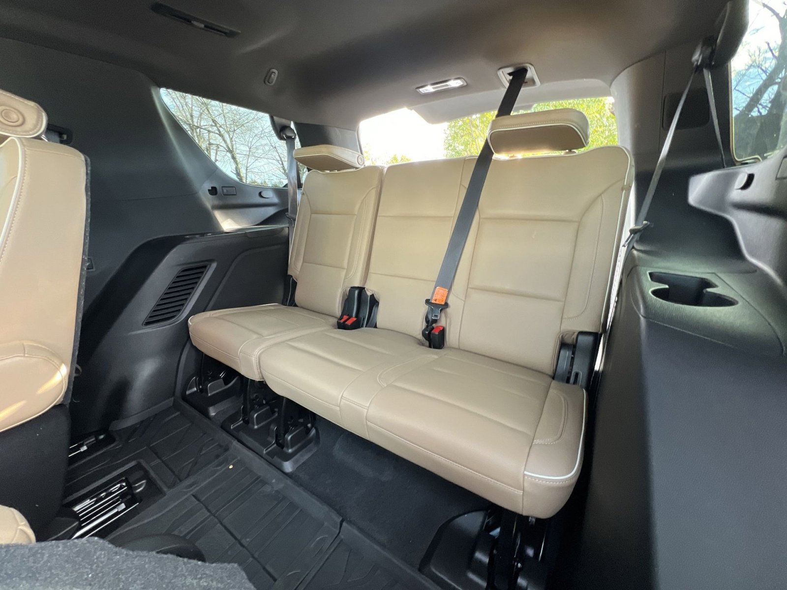 Used 2021 Chevrolet Tahoe Premier w/ Premium Package image 26