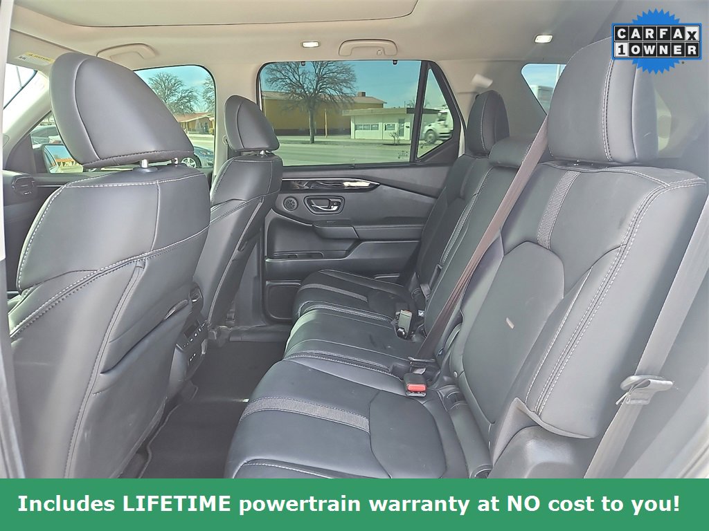 Used 2025 Honda Pilot Touring image 11