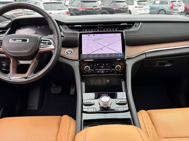 Used 2025 Jeep Grand Cherokee L Summit AWD/4WD image 11